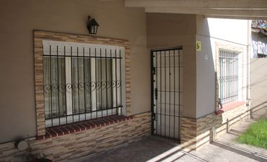 Castelar Norte - Venta - Chalet 3 Ambientes Impecable