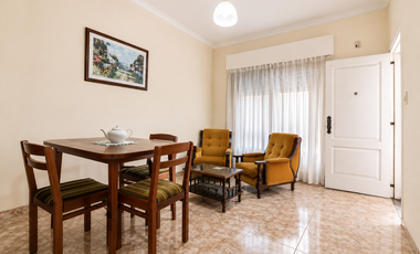 Castelar Norte - Venta - Chalet 3 Ambientes Impecable