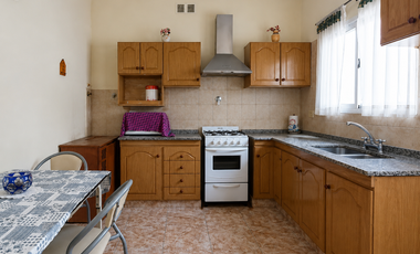 Castelar Norte - Venta - Chalet 3 Ambientes Impecable