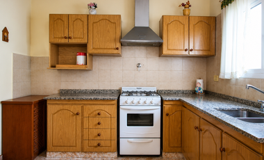 Castelar Norte - Venta - Chalet 3 Ambientes Impecable
