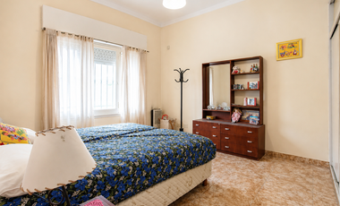 Castelar Norte - Venta - Chalet 3 Ambientes Impecable