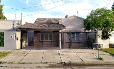 Castelar Norte - Venta - Chalet 3 Ambientes Impecable