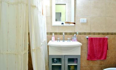Castelar Norte - Venta - Chalet 3 Ambientes Impecable
