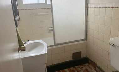 Vendemos amplia   casa r en villa Imperial