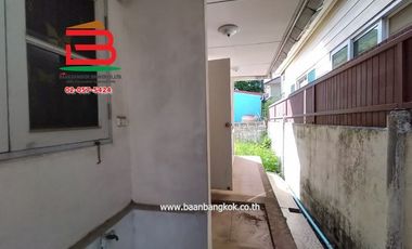 บ้านเดี่ยว หมู่บ้าน ชวนชื่น บางนา ซ.เกียรติพิพัฒน์ธานี เนื้อที่ 60 ตรว. ถ.บางนา-ตราด กม.29.5 อ.บางบ่อ จ.สมุทรปราการ