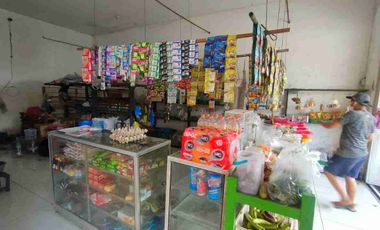 Jual Rumah Usaha
*Nol Jalan Waru Sidoarjo*
Dekat RS Mitra Keluarga Waru

Luas 592m2
Dimensi 9.5x62
LB 400m2 ( 1 Lantai )

*Rumah Induk*
- Kmr tidur 4