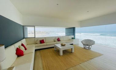 🤩 Linda y elegante casa de playa de 3 niveles, frente al mar en primera fila en playa Punta Corrientes