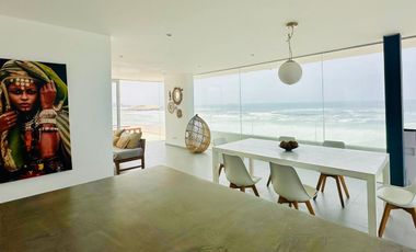 🤩 Linda y elegante casa de playa de 3 niveles, frente al mar en primera fila en playa Punta Corrientes