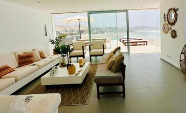 🤩 Linda y elegante casa de playa de 3 niveles, frente al mar en primera fila en playa Punta Corrientes