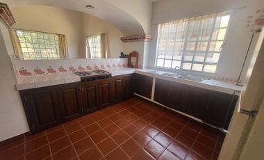 Tepoztlán: Enorme Casa