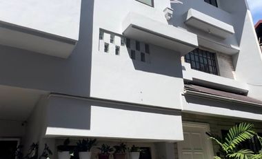 Exquisite 5BR Townhouse in New Manila, QC | Spacious and Secure |Ideal Location : Near St. Luke's & Robinsons Magnolia!