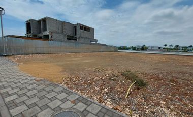 Isla Mocolí, Vendo Terreno en Urbanización de Alta Plusvalía.