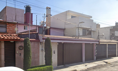 CASA de garantía hipotecaria en Circuito Juristas, Ciudad Satélite, Naucalpan de Juárez, Estado de México, México