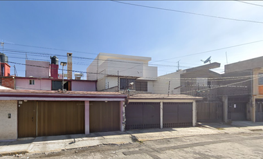CASA de garantía hipotecaria en Circuito Juristas, Ciudad Satélite, Naucalpan de Juárez, Estado de México, México