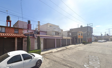 CASA de garantía hipotecaria en Circuito Juristas, Ciudad Satélite, Naucalpan de Juárez, Estado de México, México