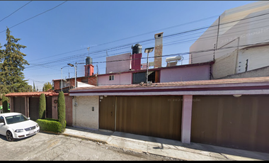 CASA de garantía hipotecaria en Circuito Juristas, Ciudad Satélite, Naucalpan de Juárez, Estado de México, México