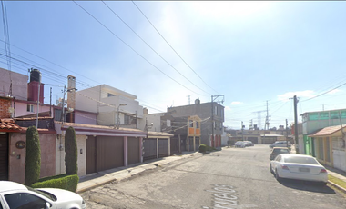 CASA de garantía hipotecaria en Circuito Juristas, Ciudad Satélite, Naucalpan de Juárez, Estado de México, México