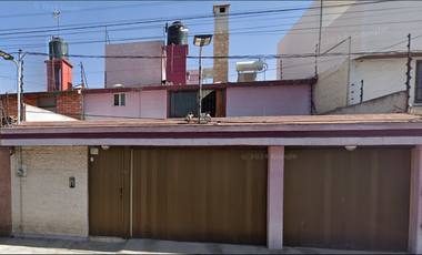 CASA de garantía hipotecaria en Circuito Juristas, Ciudad Satélite, Naucalpan de Juárez, Estado de México, México