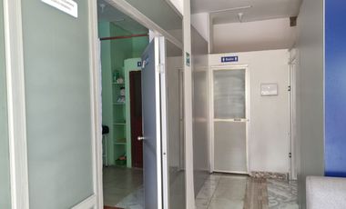 Vendo casa en la Calle César Augusto Villacrés y Abraham Calazacón