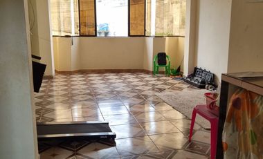 Vendo casa en la Calle César Augusto Villacrés y Abraham Calazacón