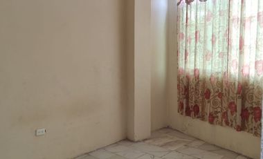 Vendo casa en la Calle César Augusto Villacrés y Abraham Calazacón