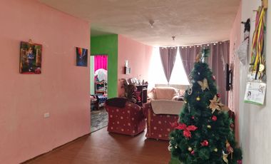 Vendo casa en la Calle César Augusto Villacrés y Abraham Calazacón