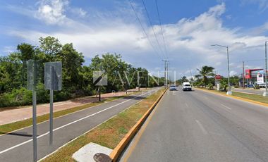 Terreno en venta en Av. Bonampak en el centro de Cancún, Quintana Roo.