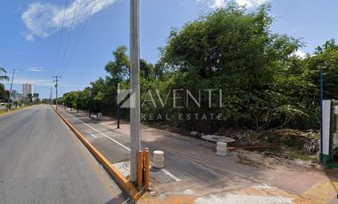Terreno en venta en Av. Bonampak en el centro de Cancún, Quintana Roo.