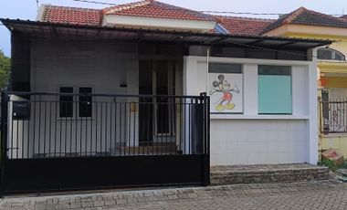 Dijual Rumah Siap Huni Baru Renovasi Strategis di Bukit Palma Citraland Surabaya Barat