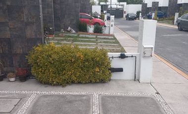 HERMOSA CASA RESINDECIAL DEL LAGO, AIRE ACONDICIONADO, MUROS ANTI RUIDO
