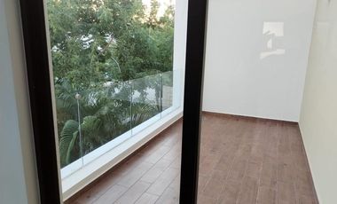 Hermosa casa  en Parque Central Cholul