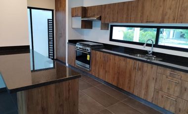 Hermosa casa  en Parque Central Cholul