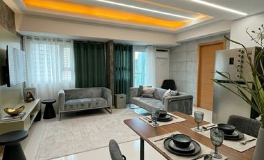 Condo for Sale 3Bedroom in BGC Rent to Own Promo beside SM AURA and Finance Center