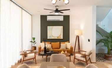 Casa con jardín, alberca privada, terraza y Cuarto de servicio, Zona Norte, Merida.