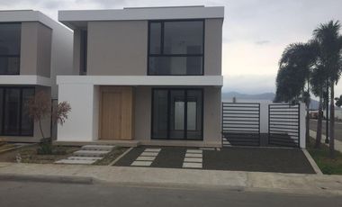Hermosas Casas de Venta en Zona Norte Portoviejo
