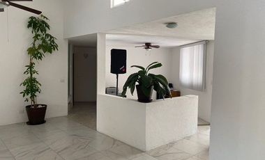RENTA DE CASA SIN MUEBLES, UNA PLANTA