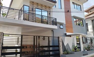 6BR House for Sale at Doña Carmen, Commonwealth, Quezon City