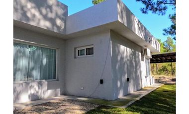 VENTA DE CASA EN VILLAROBLES - PARTIDO DE LA COSTA