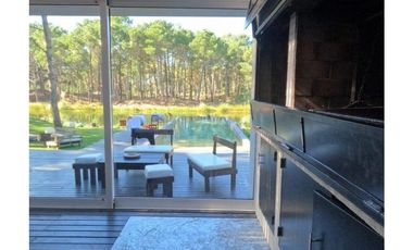 VENTA DE CASA EN VILLAROBLES - PARTIDO DE LA COSTA