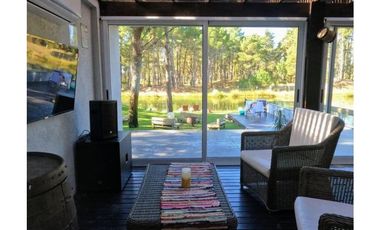 VENTA DE CASA EN VILLAROBLES - PARTIDO DE LA COSTA