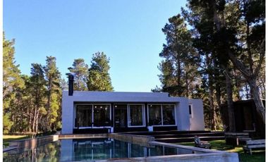 VENTA DE CASA EN VILLAROBLES - PARTIDO DE LA COSTA