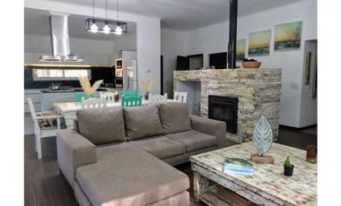 VENTA DE CASA EN VILLAROBLES - PARTIDO DE LA COSTA