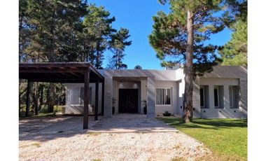 VENTA DE CASA EN VILLAROBLES - PARTIDO DE LA COSTA