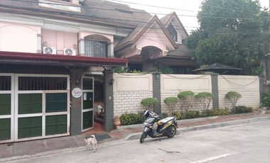 House and Lot for sale in Kimco Village, Tandang Sora QC with 5 Bathrooms and 3 Bedrooms PH2745