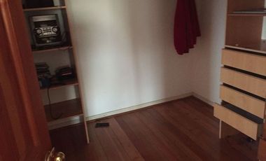 SE VENDE O ARRIENDA CASA CON TERRENO DE 60.000 M2,PLANO PISCINA POZO CASA PPAL DE DOS PISOS AVALUO FISCAL UF.14.450 VENTA UF 11.000  DORM.6  ARRIENDO $3.200.000