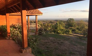 SE VENDE O ARRIENDA CASA CON TERRENO DE 60.000 M2,PLANO PISCINA POZO CASA PPAL DE DOS PISOS AVALUO FISCAL UF.14.450 VENTA UF 11.000  DORM.6  ARRIENDO $3.200.000