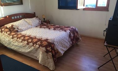 SE VENDE O ARRIENDA CASA CON TERRENO DE 60.000 M2,PLANO PISCINA POZO CASA PPAL DE DOS PISOS AVALUO FISCAL UF.14.450 VENTA UF 11.000  DORM.6  ARRIENDO $3.200.000