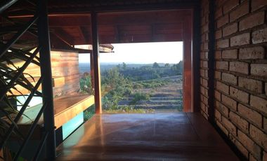 SE VENDE O ARRIENDA CASA CON TERRENO DE 60.000 M2,PLANO PISCINA POZO CASA PPAL DE DOS PISOS AVALUO FISCAL UF.14.450 VENTA UF 11.000  DORM.6  ARRIENDO $3.200.000