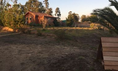 SE VENDE O ARRIENDA CASA CON TERRENO DE 60.000 M2,PLANO PISCINA POZO CASA PPAL DE DOS PISOS AVALUO FISCAL UF.14.450 VENTA UF 11.000  DORM.6  ARRIENDO $3.200.000