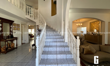 CASA EN VENTA EN LA CAÑADA CON PATIO MUY AMPLIO